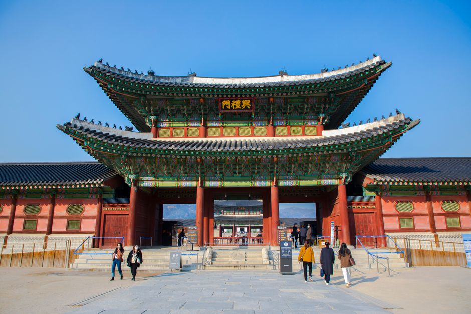 Tickets and entrance at Gyeongbokgung Palace