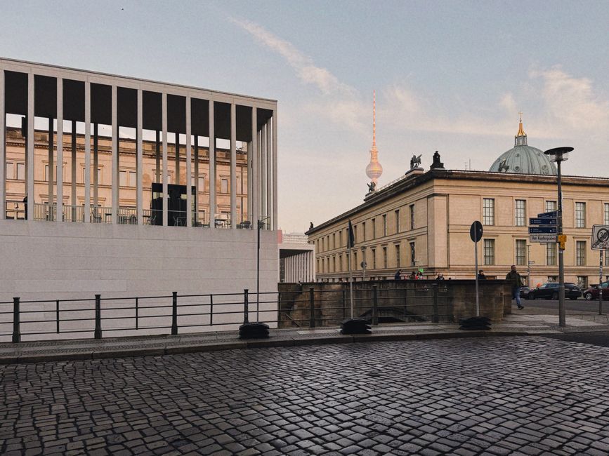 Tickets and entrance at Museum Island