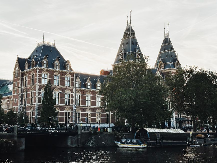 Rijksmuseum main exterior view